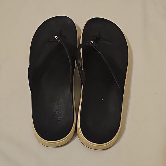 Olukai Sandals size 8 - Picture 2 of 7